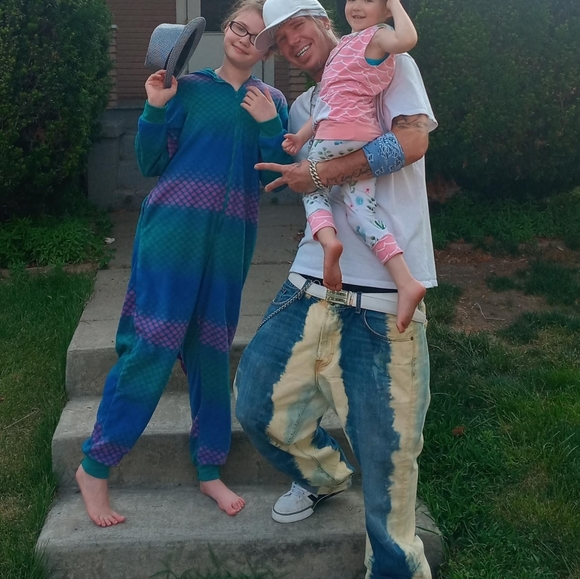 Whatsup world I'm aj I'm an artist of sorts and totally dig being unique - Picture 7 of 7